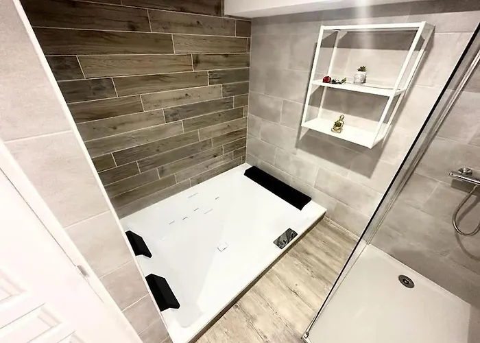 Appartement L'evasion - Climatisé - Jardin - - Jacuzzi *